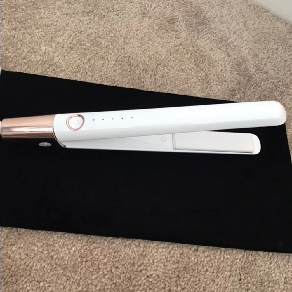 T3 single pass ceramic flat iron